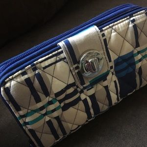 Vera Bradley wallet (new without tags)